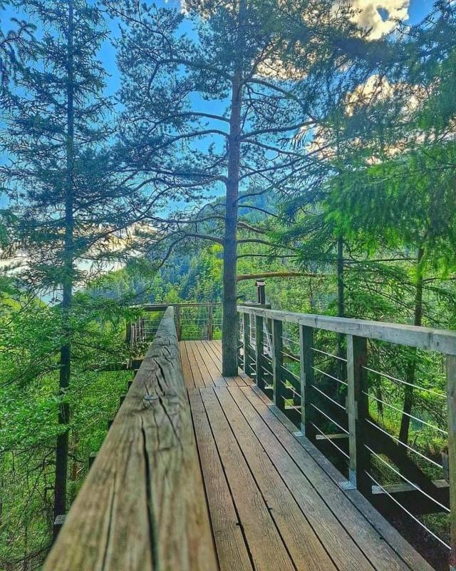 Chalet Oasis - Luxury 5-Bedroom Chalet with Panoramic Views - image 49