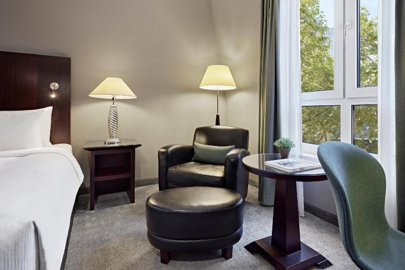 King Room image 3