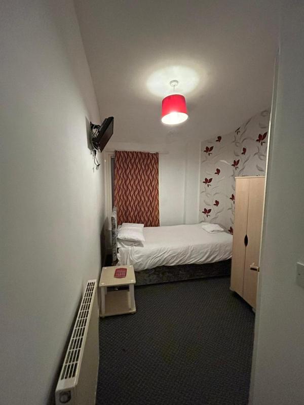 Single Room image 1