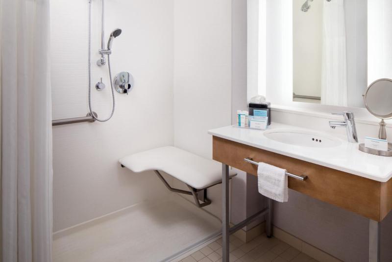 Hampton Inn & Suites Miami/Brickell-Downtown - image 8