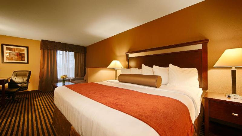 King Room with Sofa Bed - Non-Smoking image 1