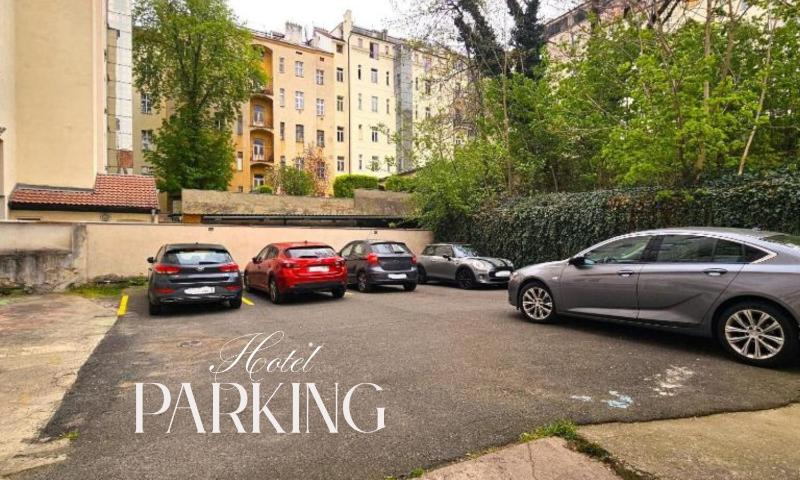 Hotel Claris - image 12