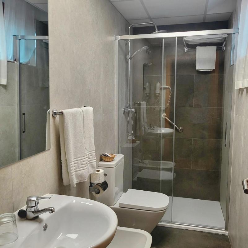 Single Room image 3
