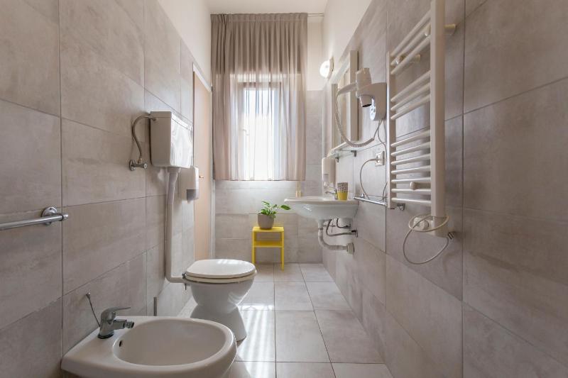 Superior Double Room image 3