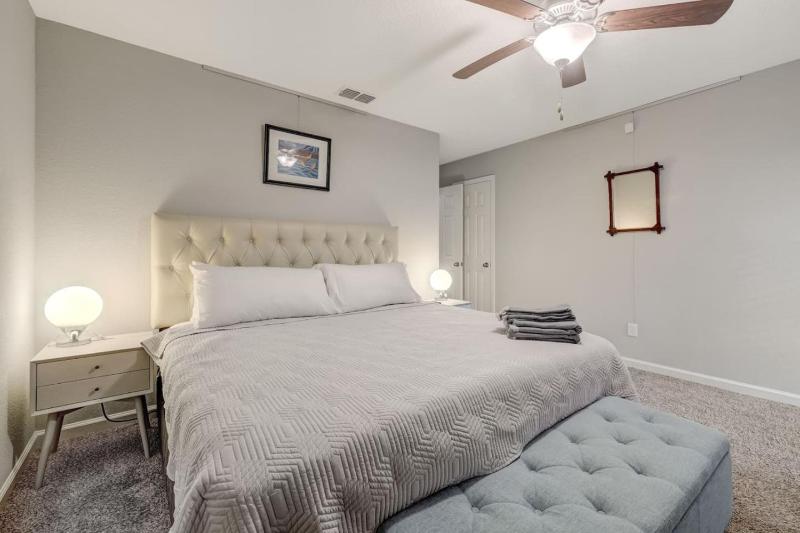 Sapphire Echo for 6 (convenient for downtown) - image 18