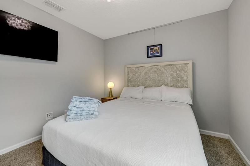 Sapphire Echo for 6 (convenient for downtown) - image 39