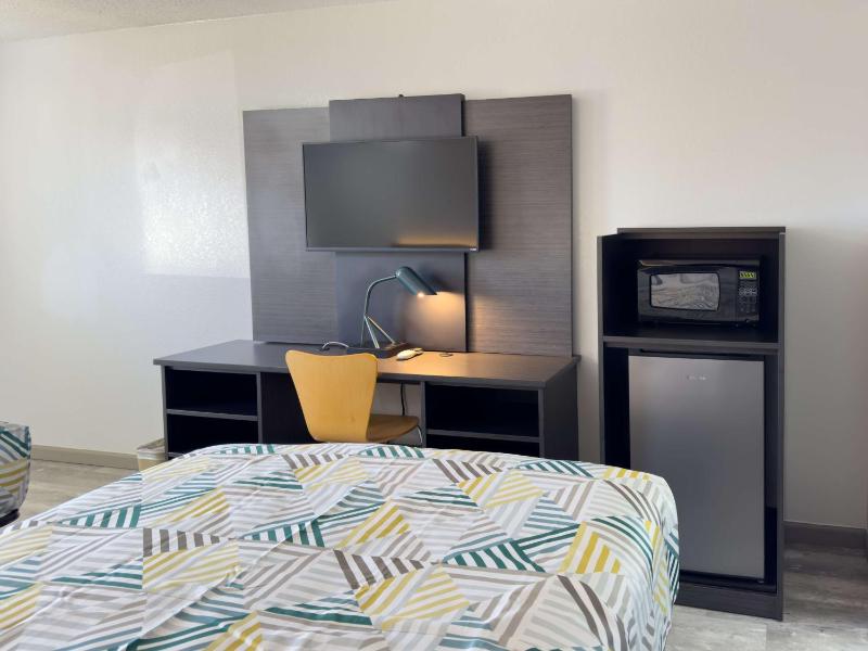 Quadruple Room - Non-Smoking image 1