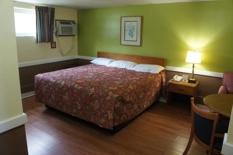 King Room image 4