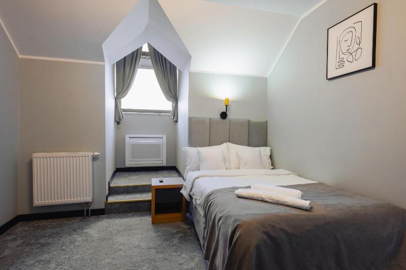 Standard Triple Room image 3