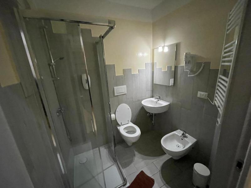 Double Room with Private Bathroom image 4