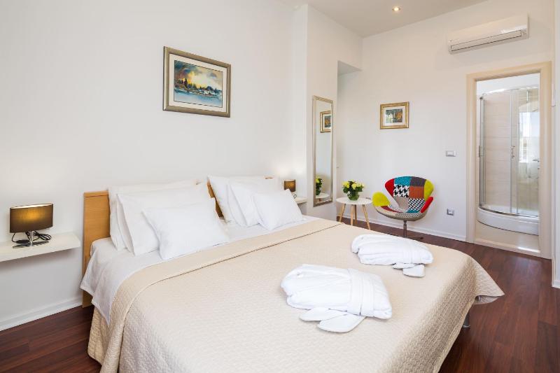 Comfort Double Room image 3
