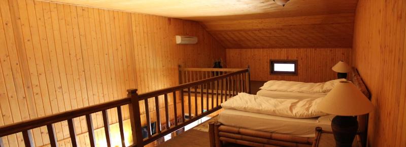 One-Bedroom Apartment Area Starcul Alb image 3