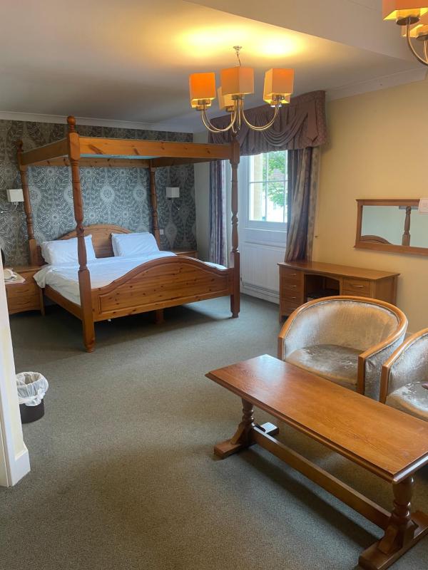 Standard Suite image 3