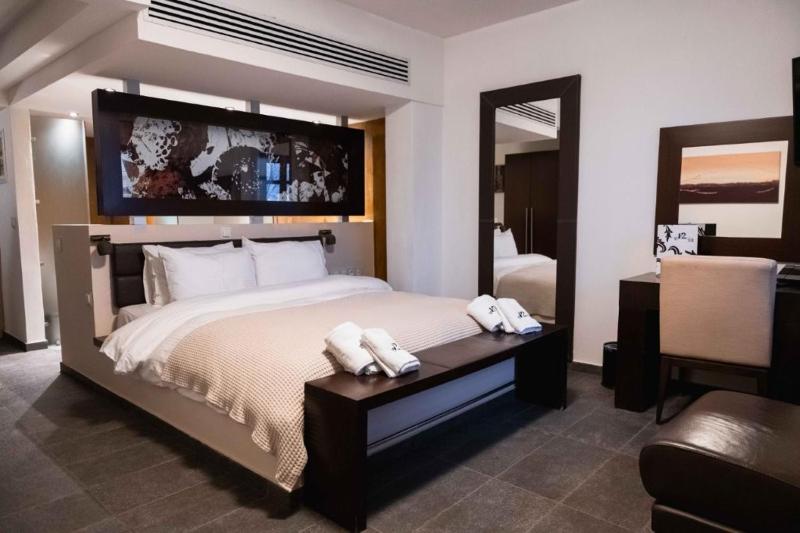 Deluxe Double Room image 2