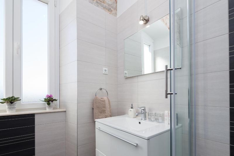 Double Room image 4