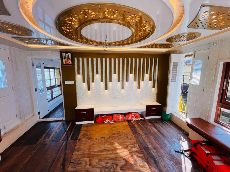 Marvelous Boathouse - image 6