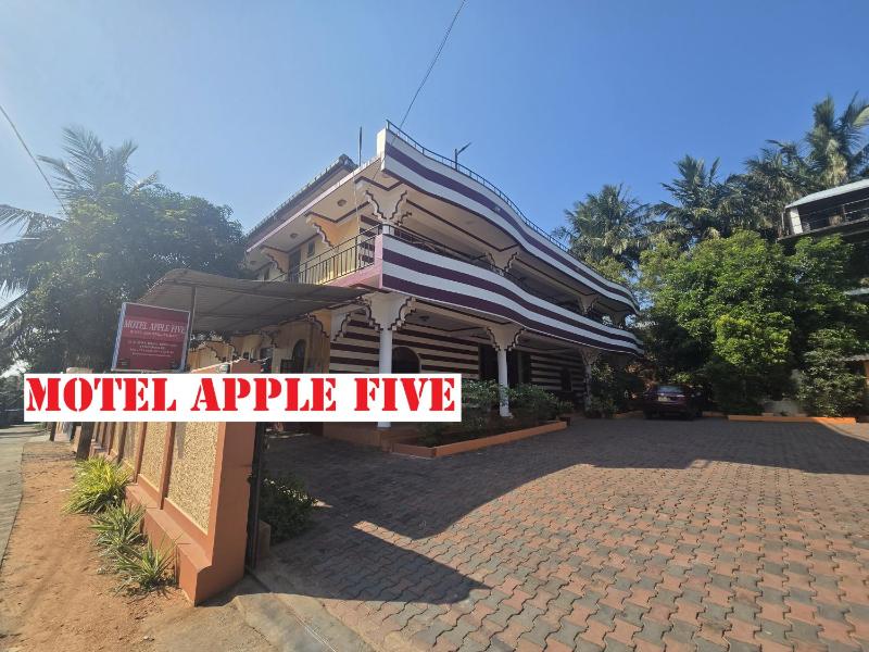 Motel Apple Five - image 21