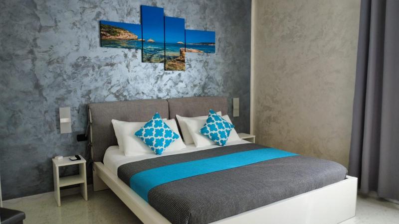 Double Room image 4