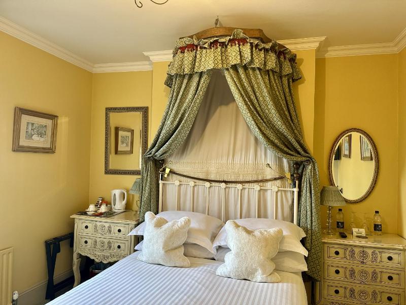 Standard Double Room image 1