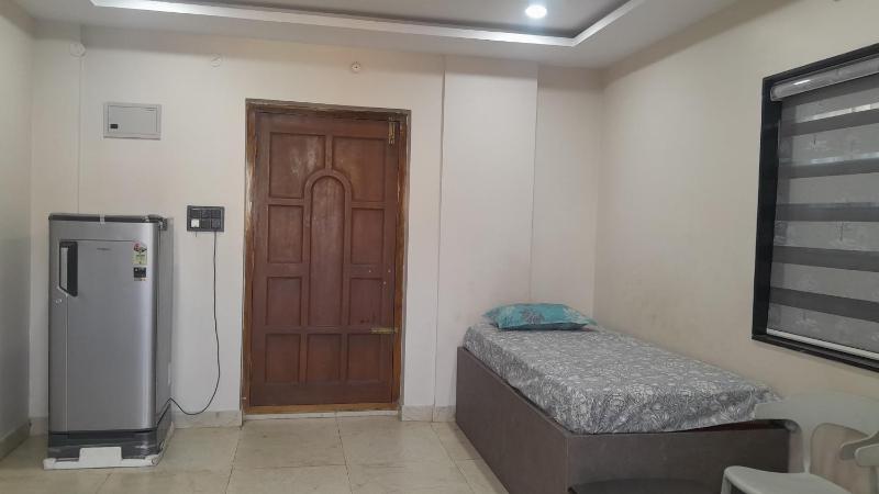 Swagan Home Stays Air Conditioned Deluxe ONE BED ROOM Studio Apartment - image 6