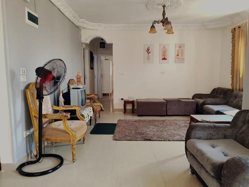 Charming 3-Bedroom Apartment in Alexandria with City View - image 11