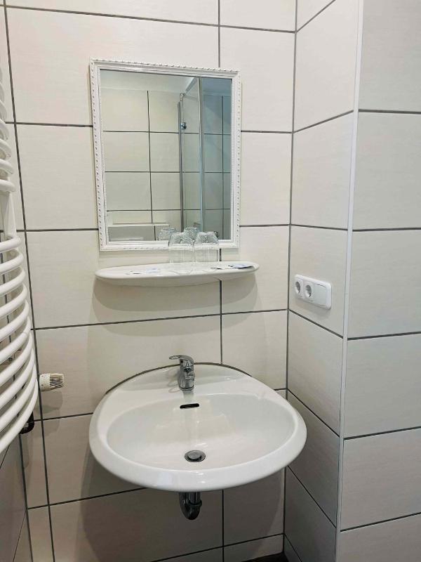 Double or Twin Room image 2