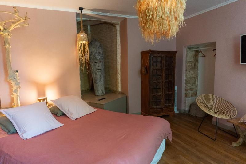 Double Room image 1