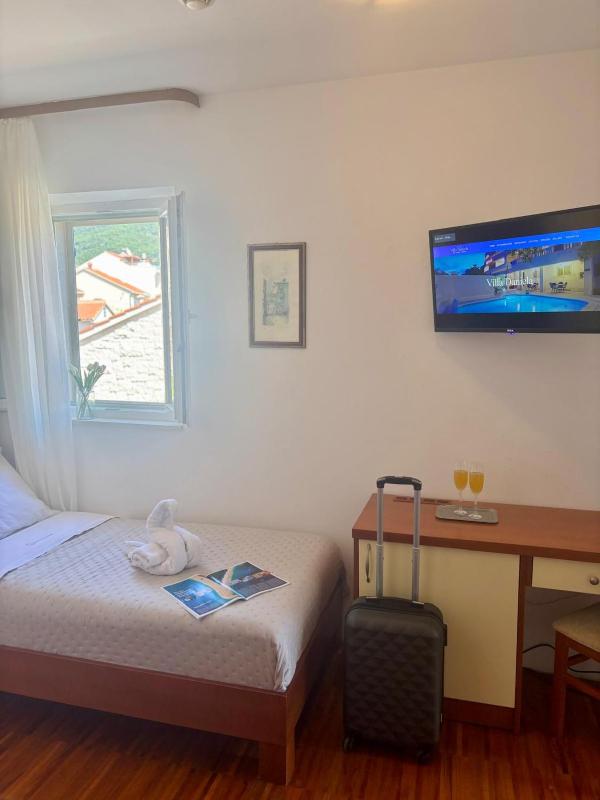 Single Room image 2