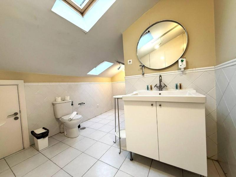Apartment in the Centre - image 13