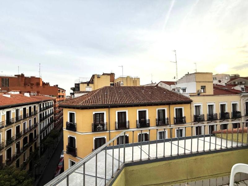 Apartment in the Centre - image 6