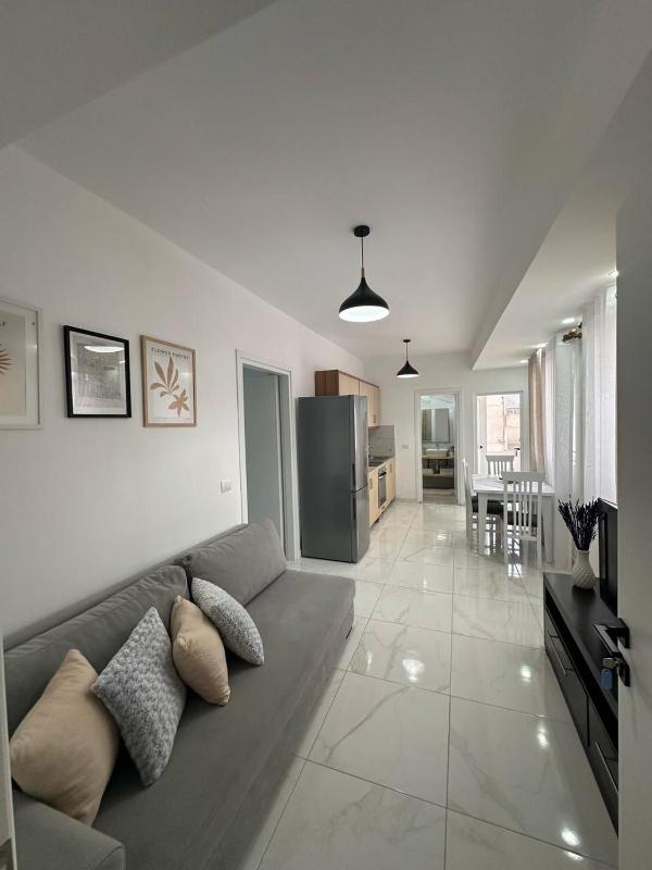 Saranda Lotus One Bedroom - image 1