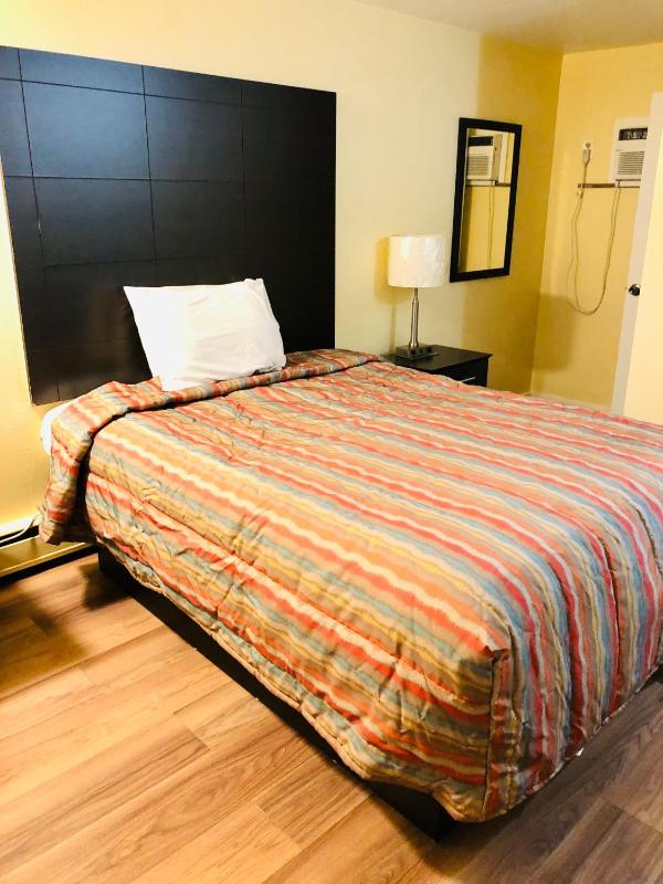 Queen Room image 1