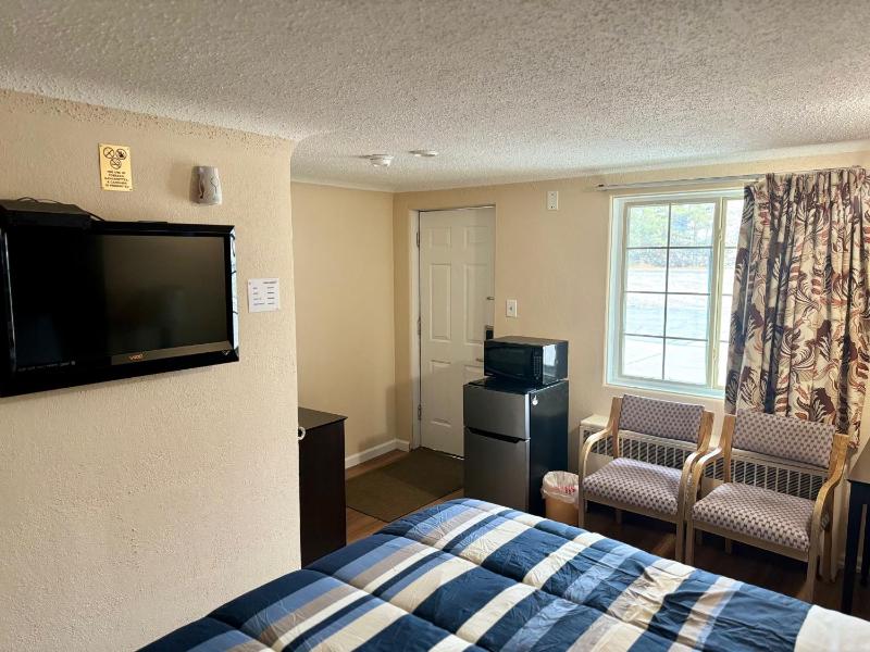 King Room image 4