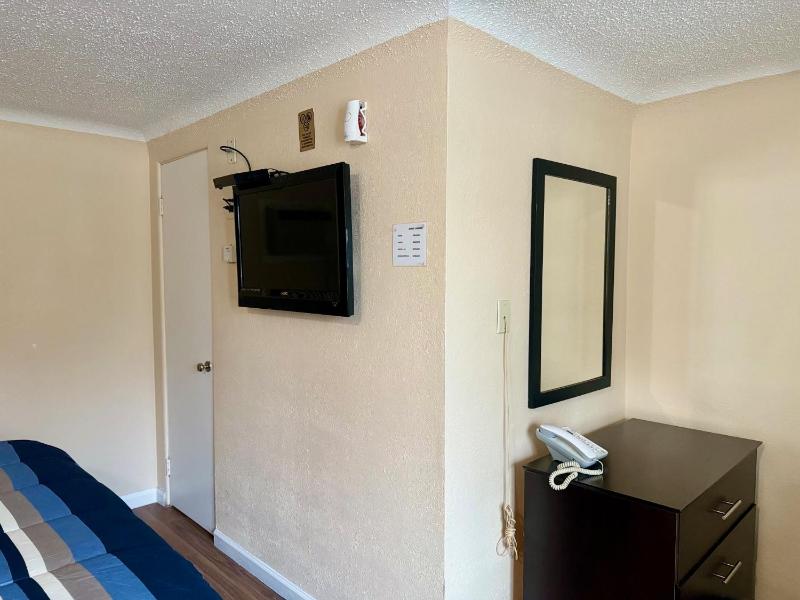 King Room image 3