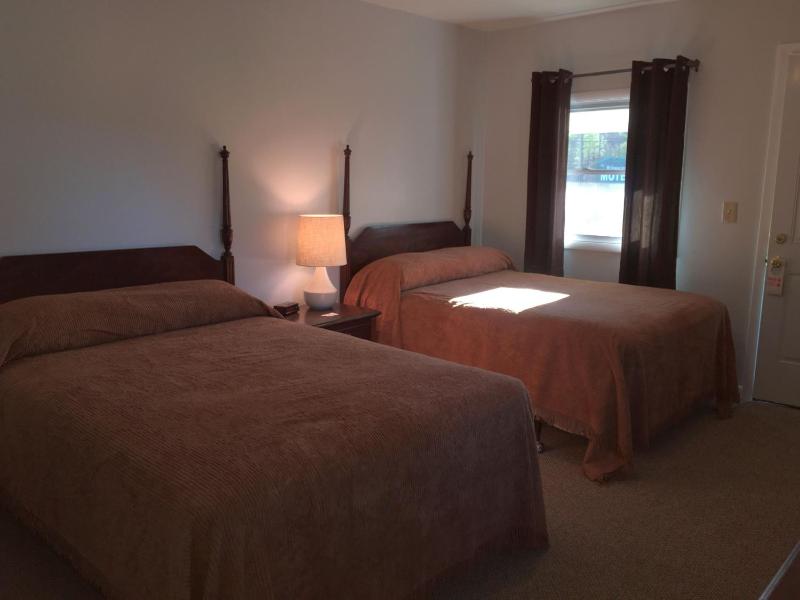 Standard Double Room image 3