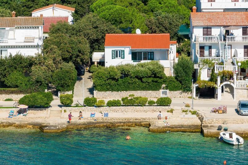 Apartments by the sea Mandre Pag - 24320 - image 1