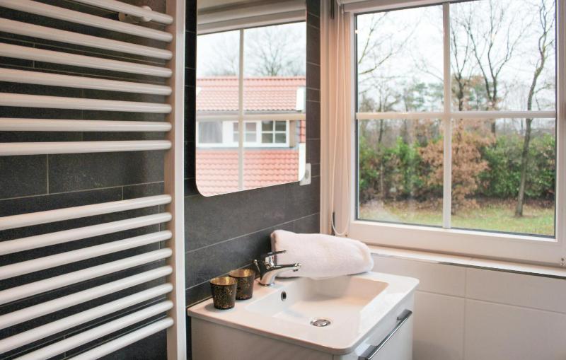 Three-Bedroom Holiday Home  image 2
