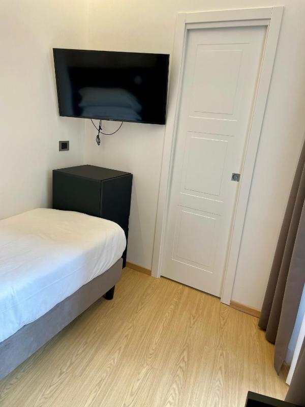 Comfort Single Room image 3