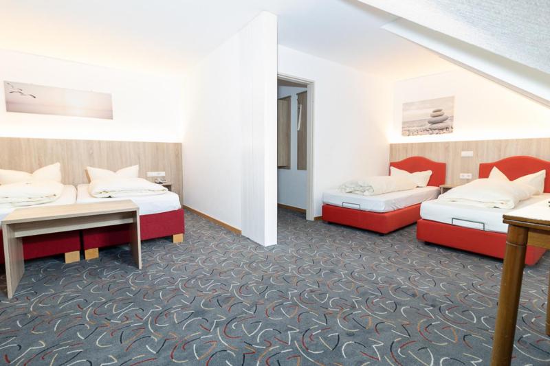 Quadruple Room image 1