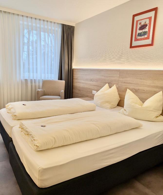 Standard Double Room with Street View image 1
