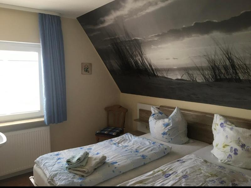 One-Bedroom Apartment image 2