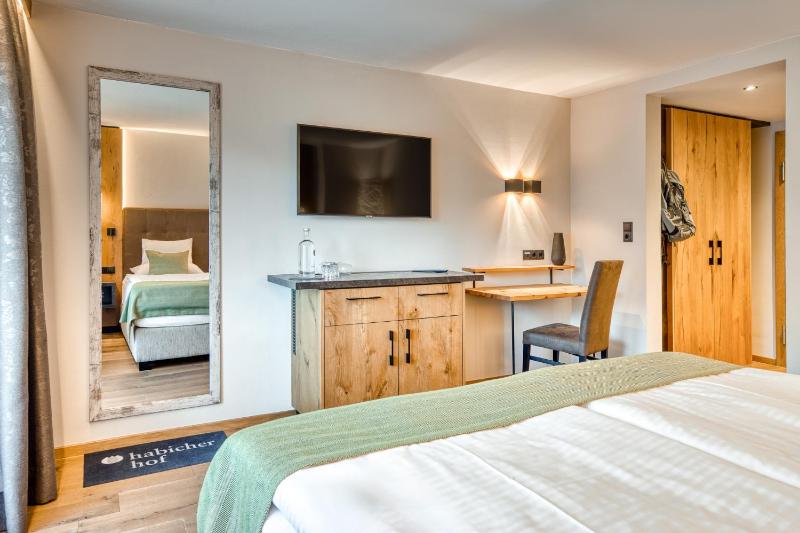 Comfort Double Room with Balcony image 3