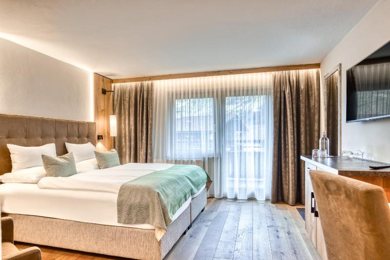 Comfort Double Room with Balcony image 1