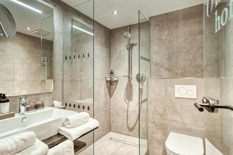 Comfort Double Room with Balcony image 4