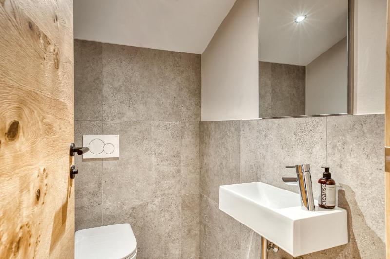 Deluxe Family Suite with Balcony image 2
