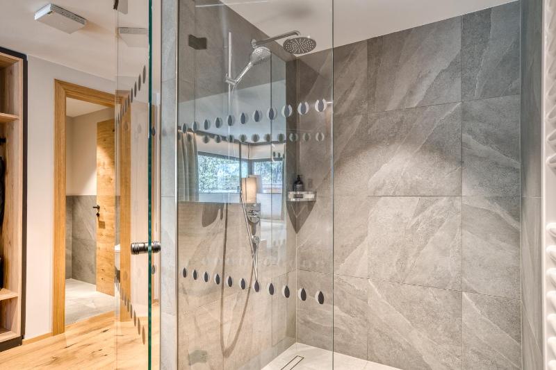 Suite with Sauna image 3