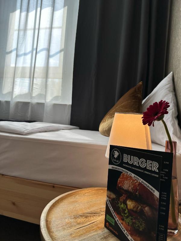 Single Room image 3