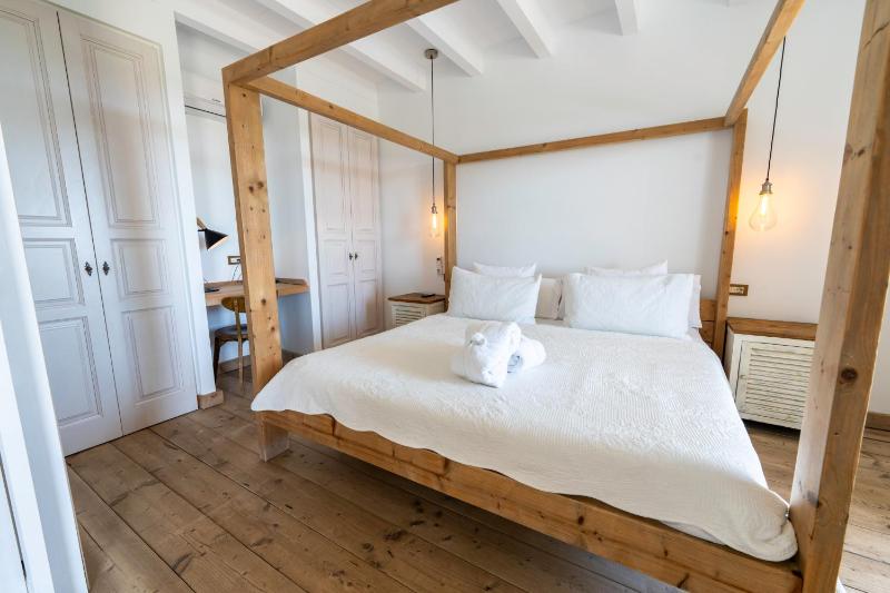 Suite with Sea View image 1