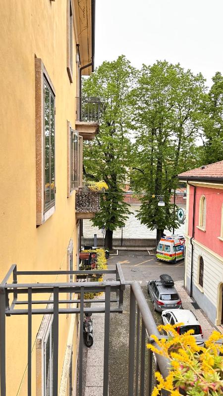 Quadruple Room with Private Bathroom image 2