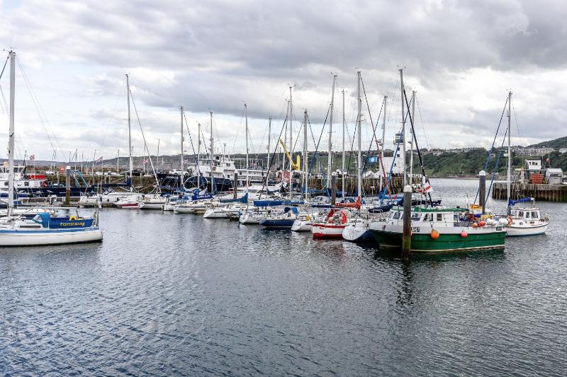 Quaint Fishermans Cottage 2-Bed with Sea Views - image 9